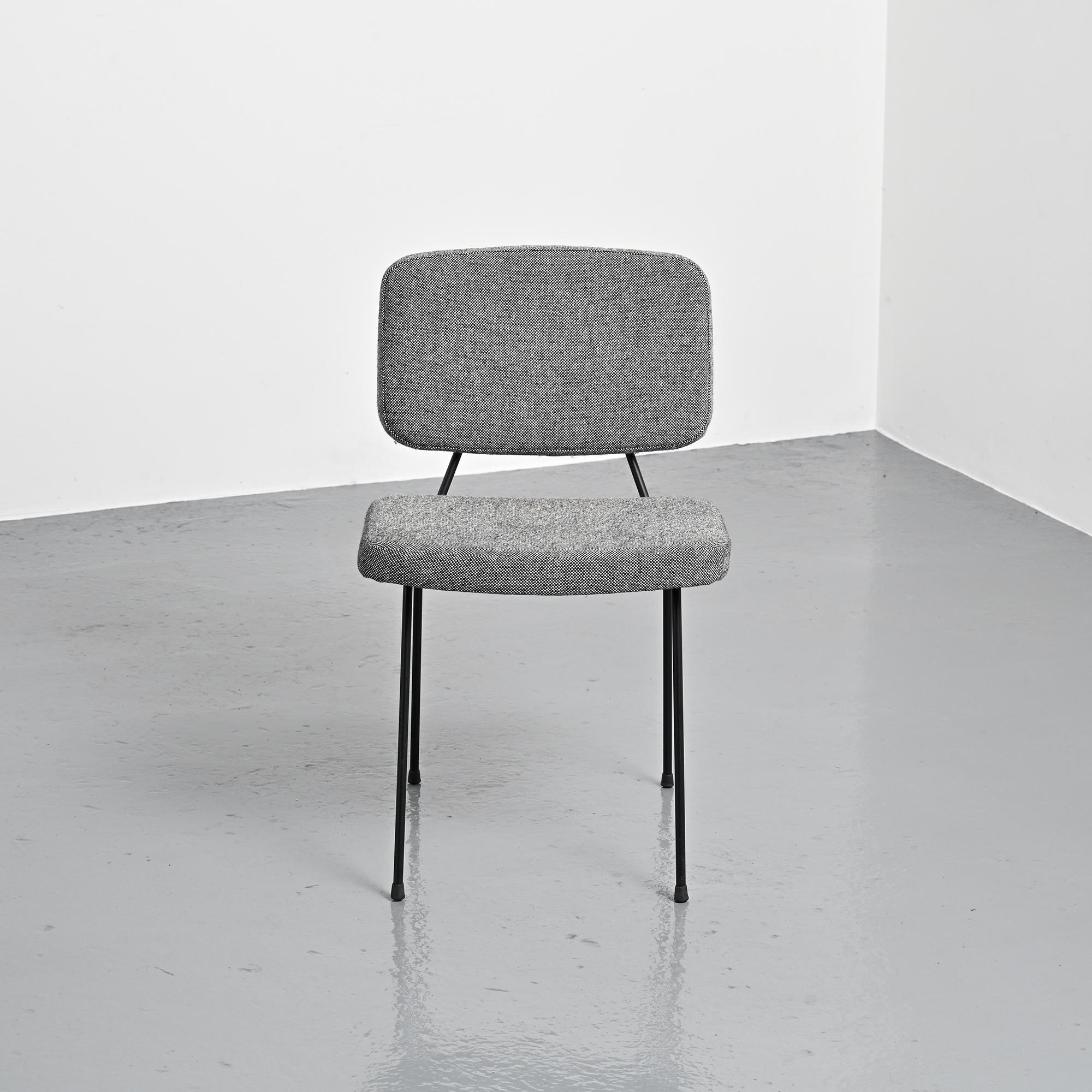 Set of 8 F0907 Moulin chairs by Pierre Paulin, Artifort around 2000.