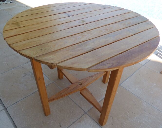 Table et 2 chaises pliantes de jardin en bois naturel