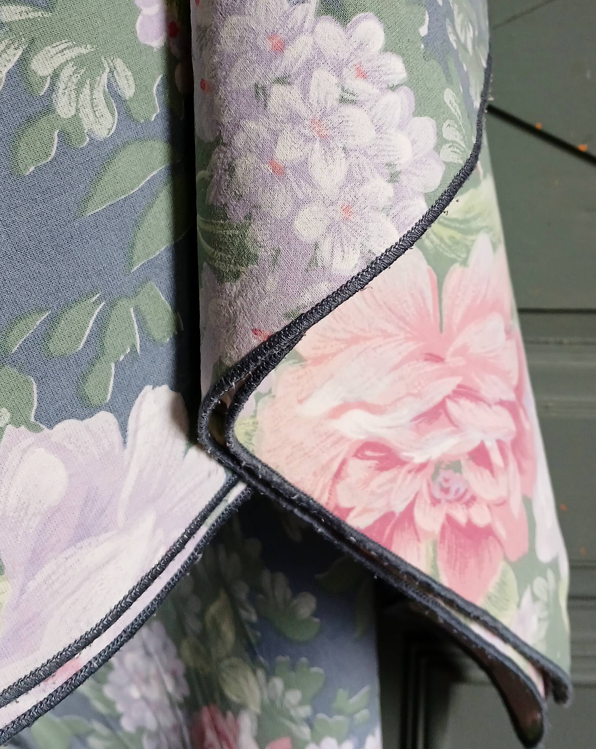 Nappe "english cottage" en coton vert sauge et fleurs champêtres