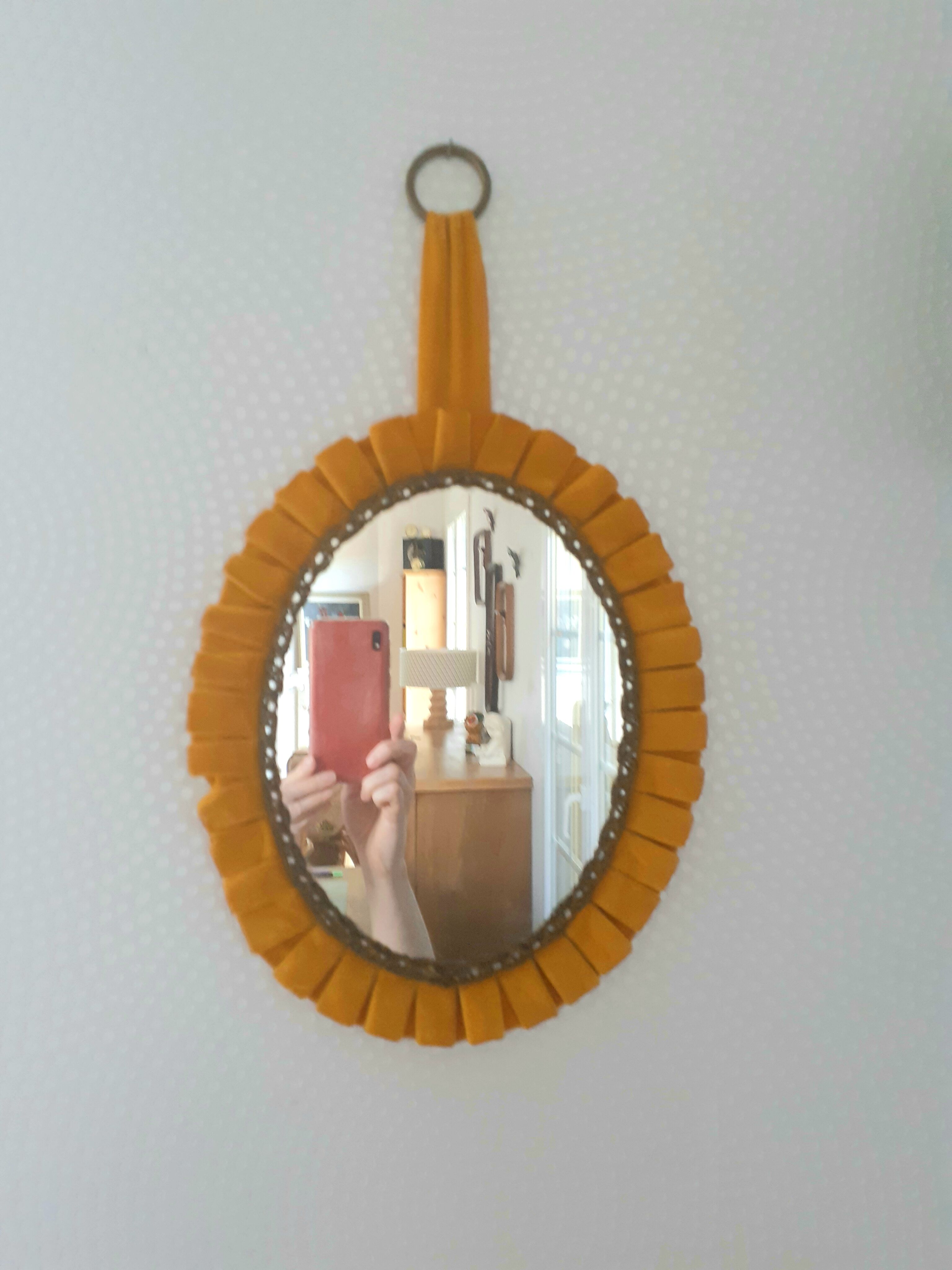 Miroir ovale vintage couleur mirabelle