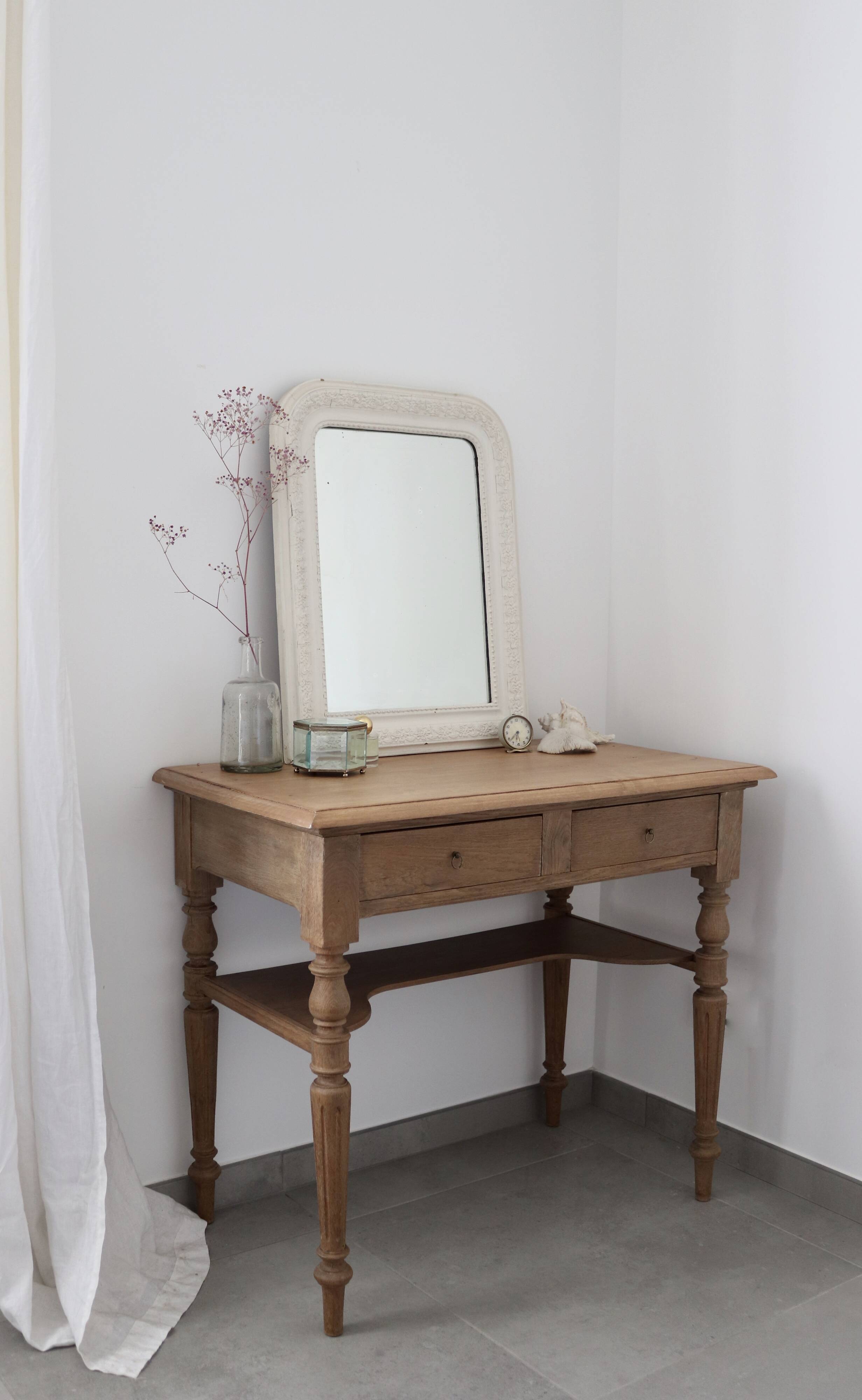 Old dressing table