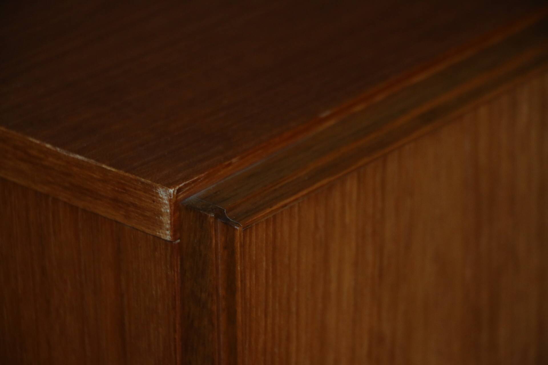 Omnia sideboard with 2 doors