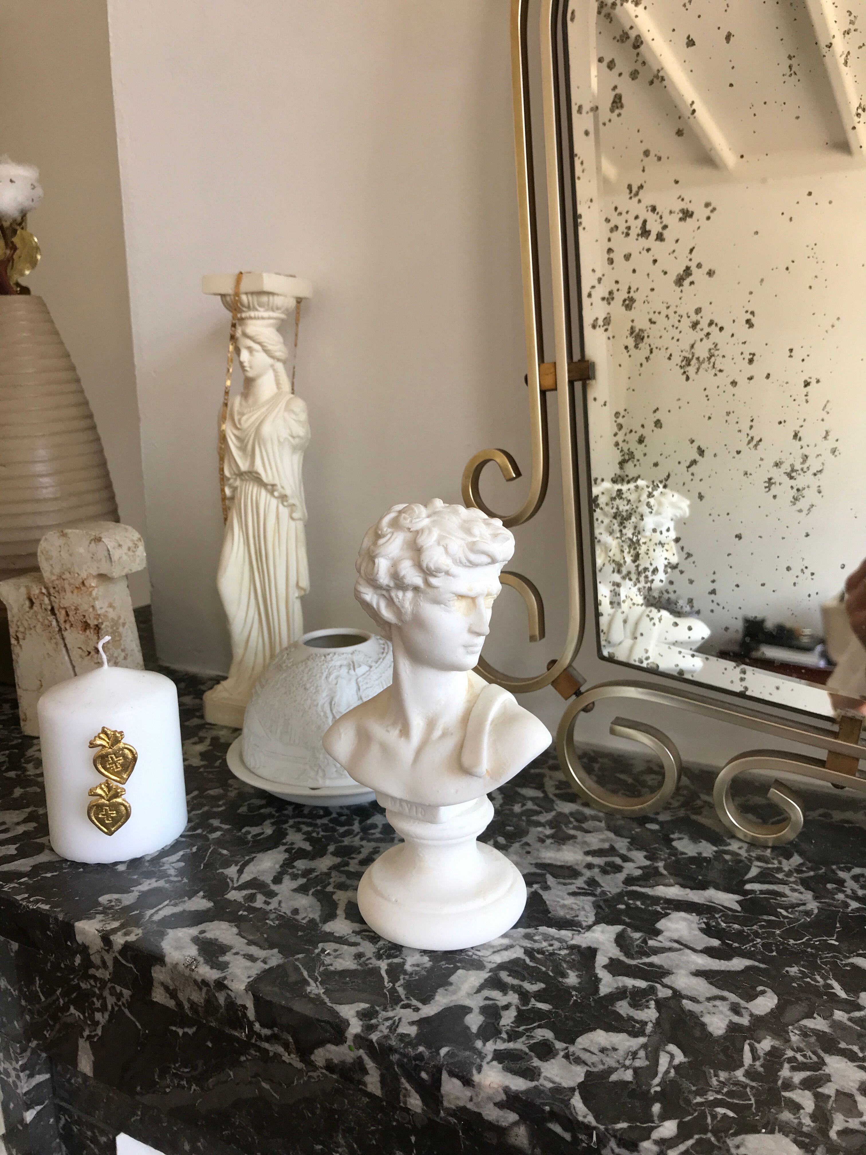 Bust David in stone