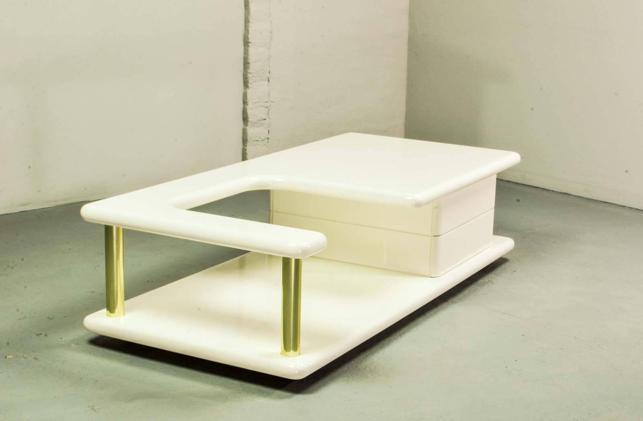 White High Gloss Free Form Italian Design Coffee Table w. Brass Accents 70s