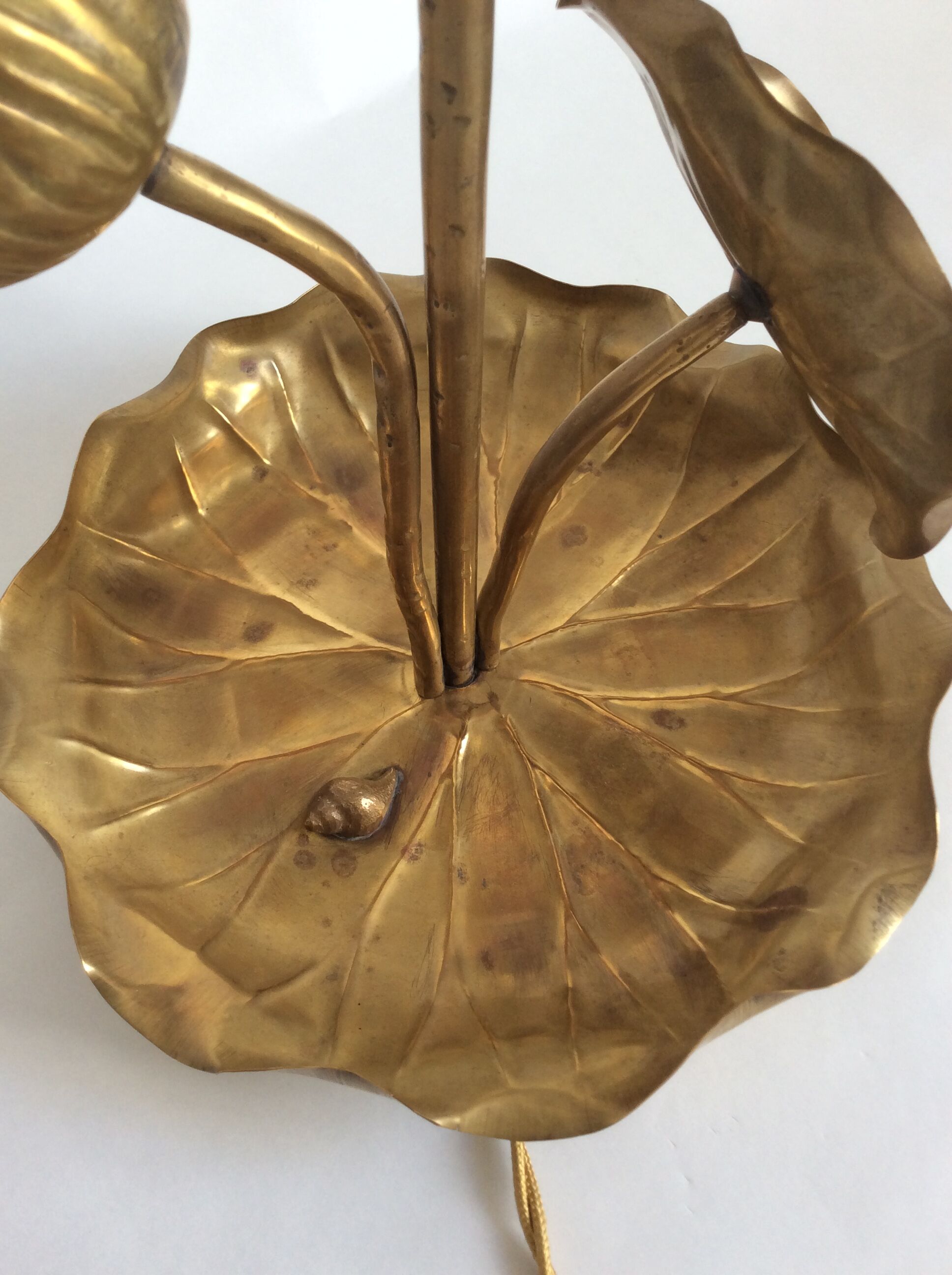 Table lamp "lotus flower" style hollywood regency