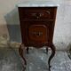 Table de chevet française style Louis XV avec plateau en marbre