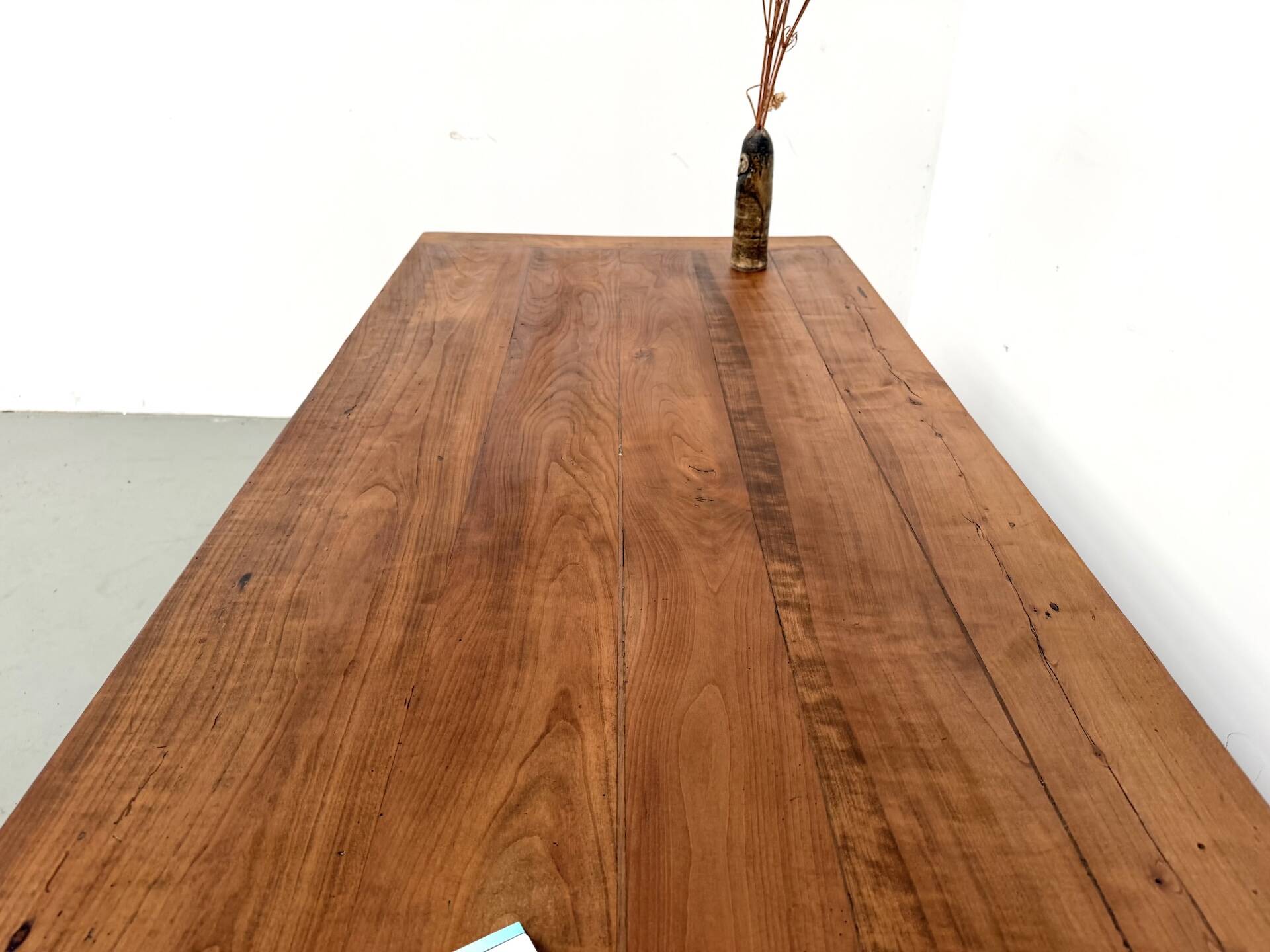Grande table de ferme en merisier massif des années 1900