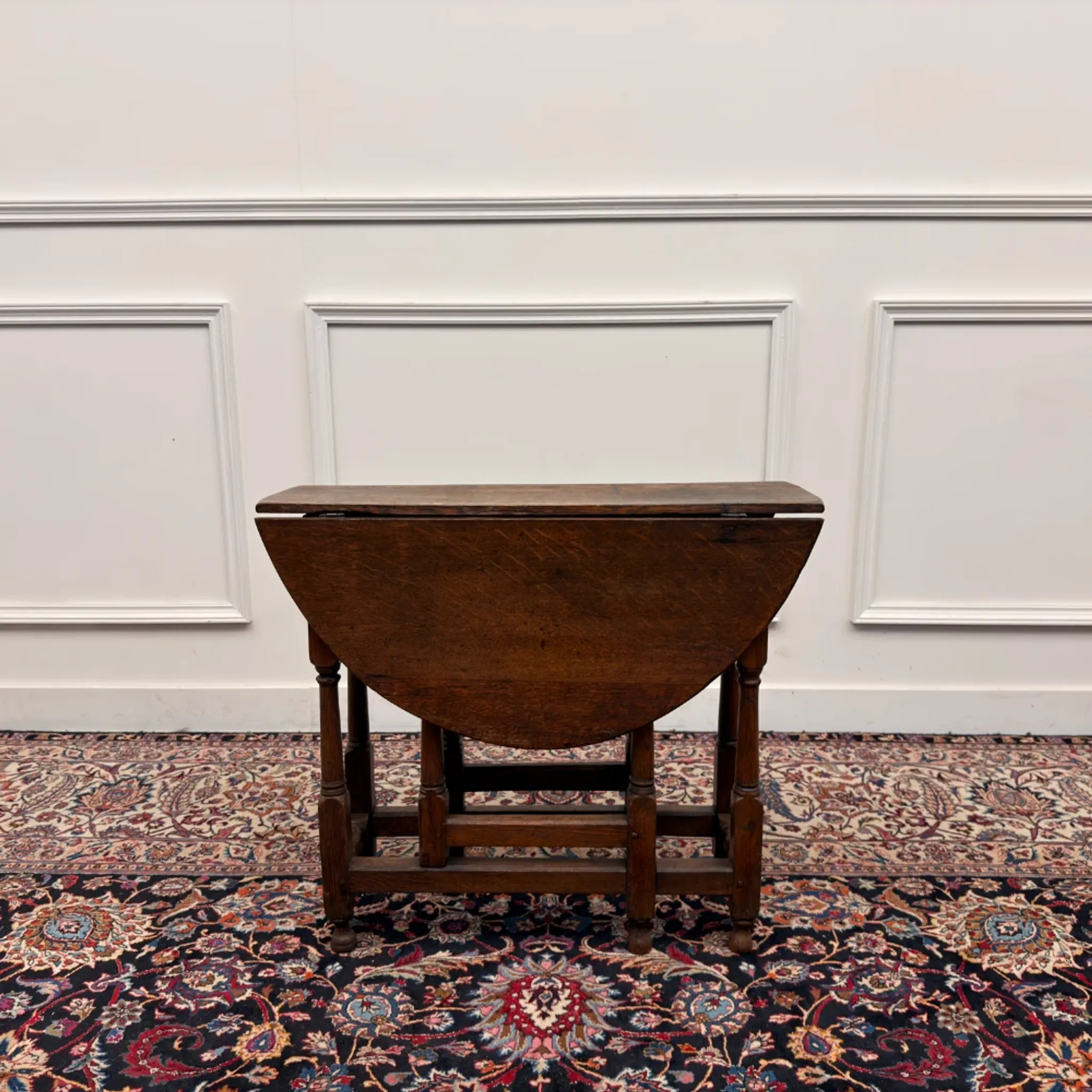 Table d'appoint en cerisier français antique