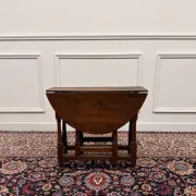 Table d'appoint en cerisier français antique