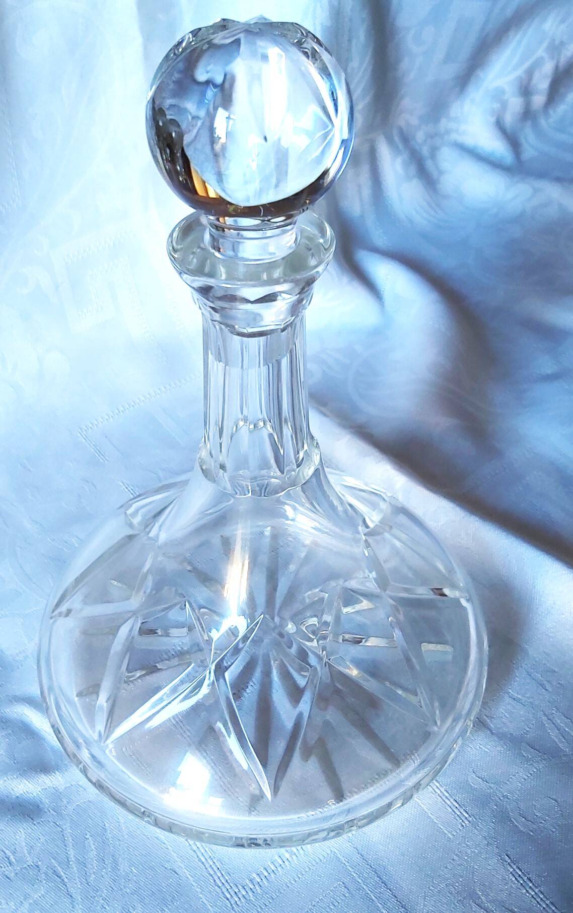 Cut crystal carafe with beautiful stopper