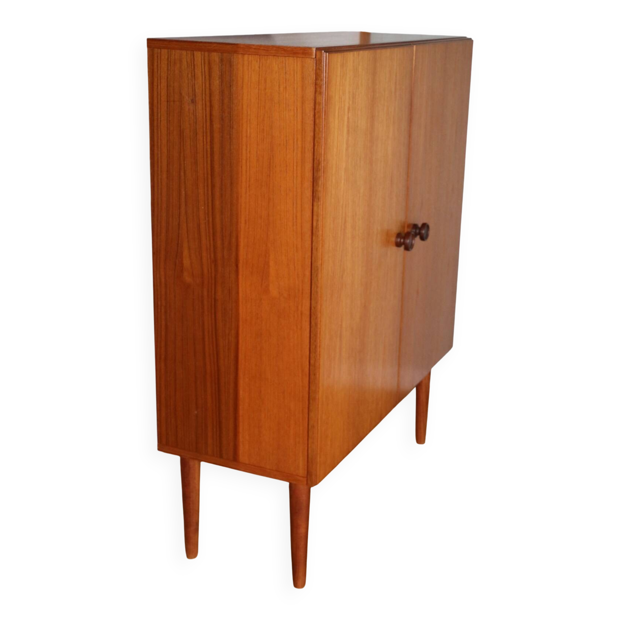 Omnia sideboard with 2 doors