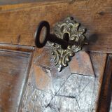 Antique curved secretary desk, Louis XV style, made of solid wood and marquetry.