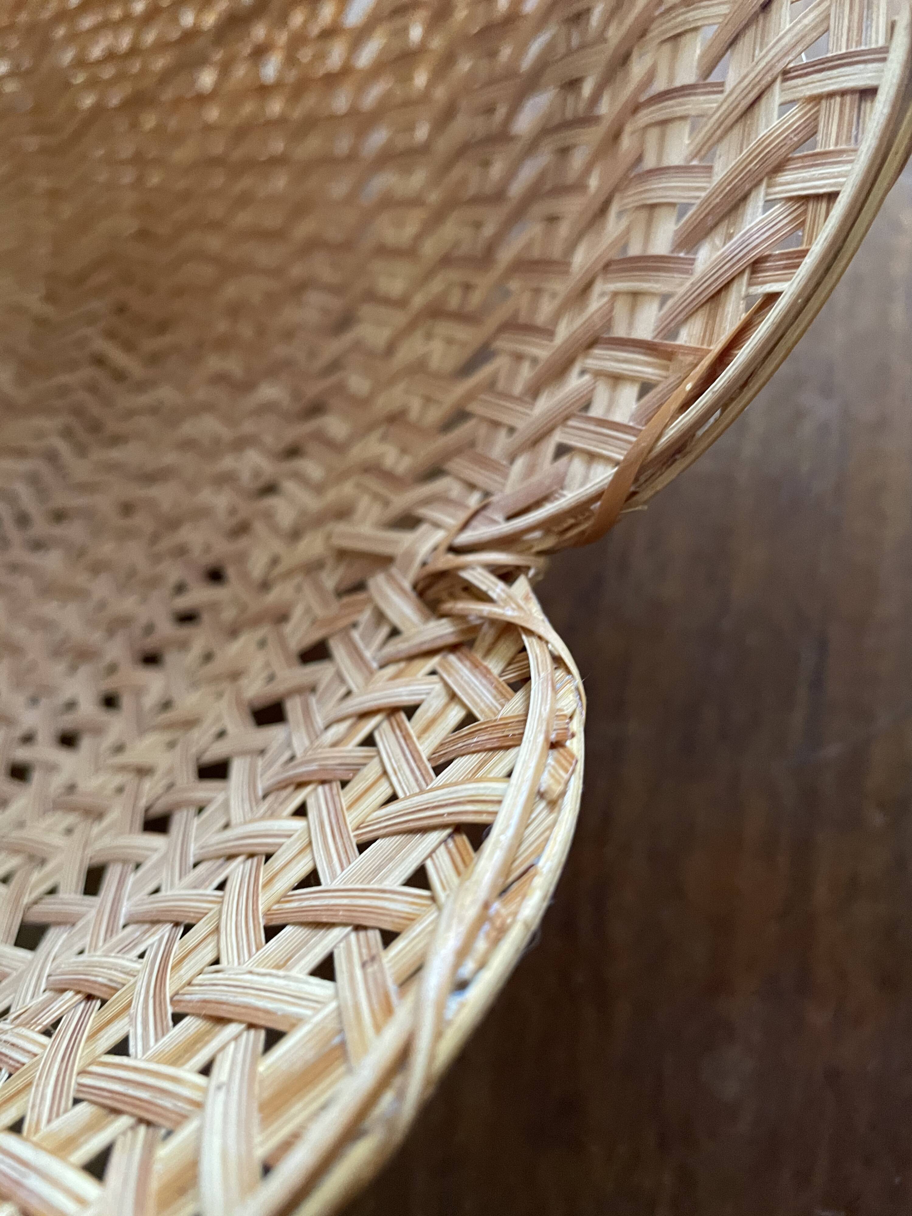 Hanging lamp wicker flower