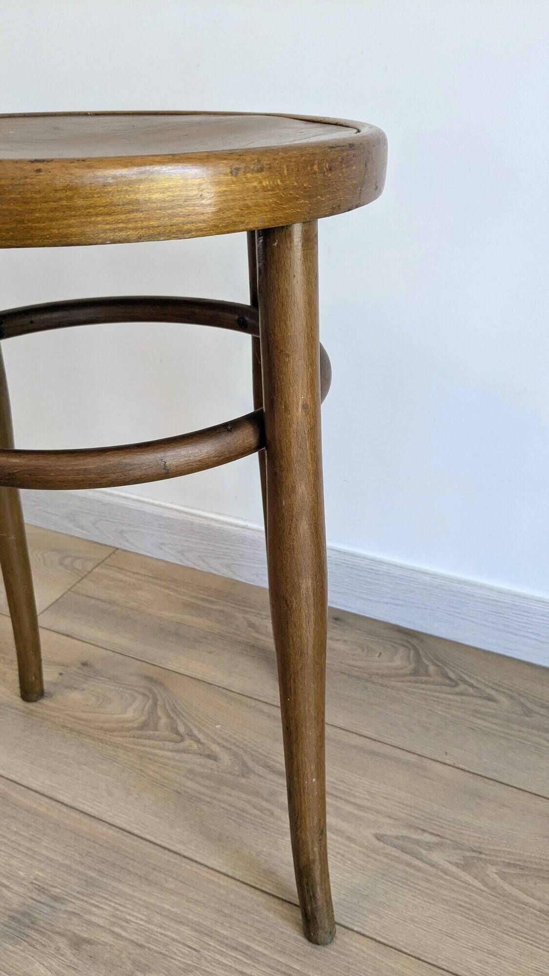 Antique stool J. & J. Kohn in bent wood – Austria – early 20th century