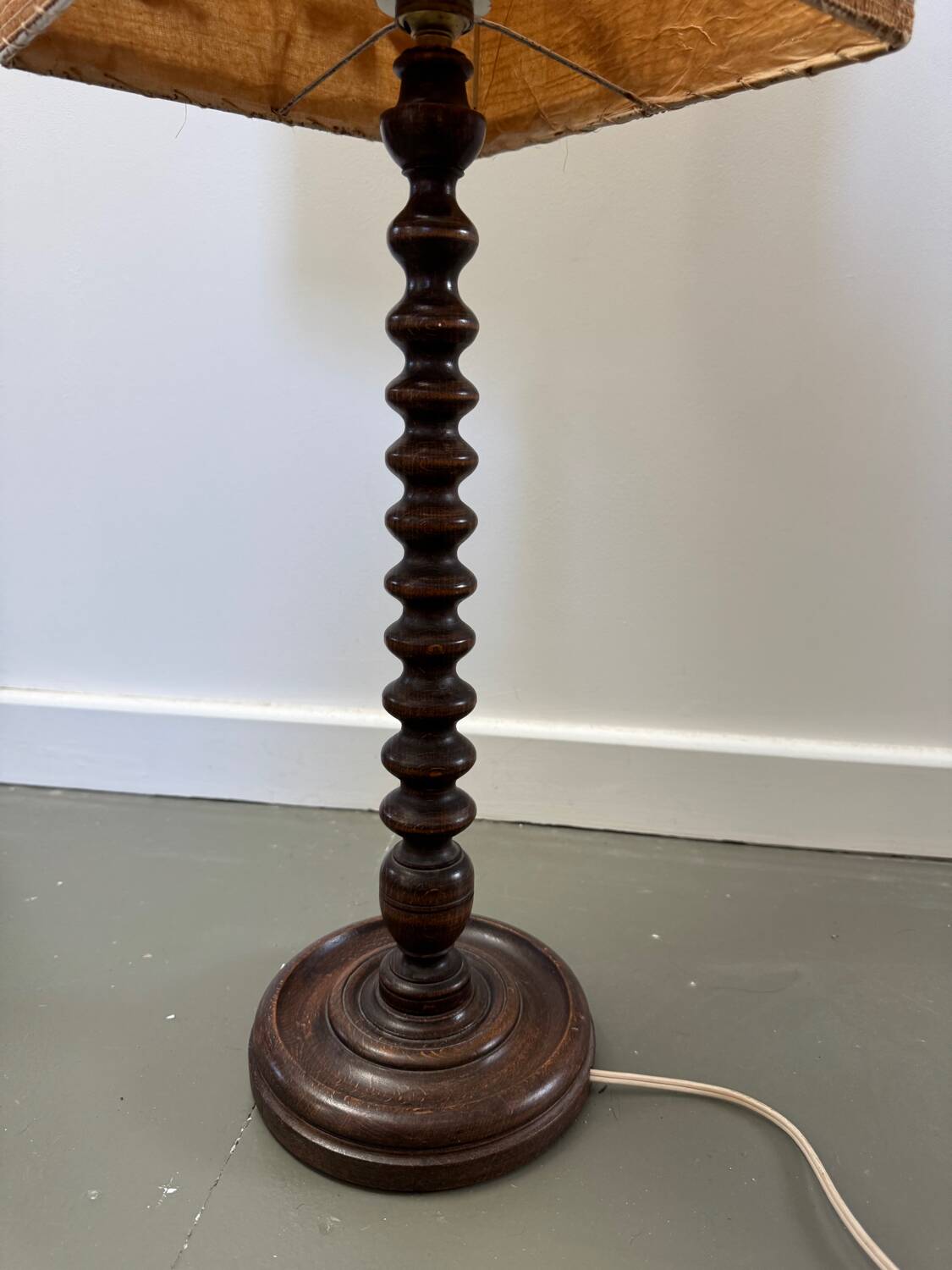 Lampe bois tourné avec abat jour herbier vintage