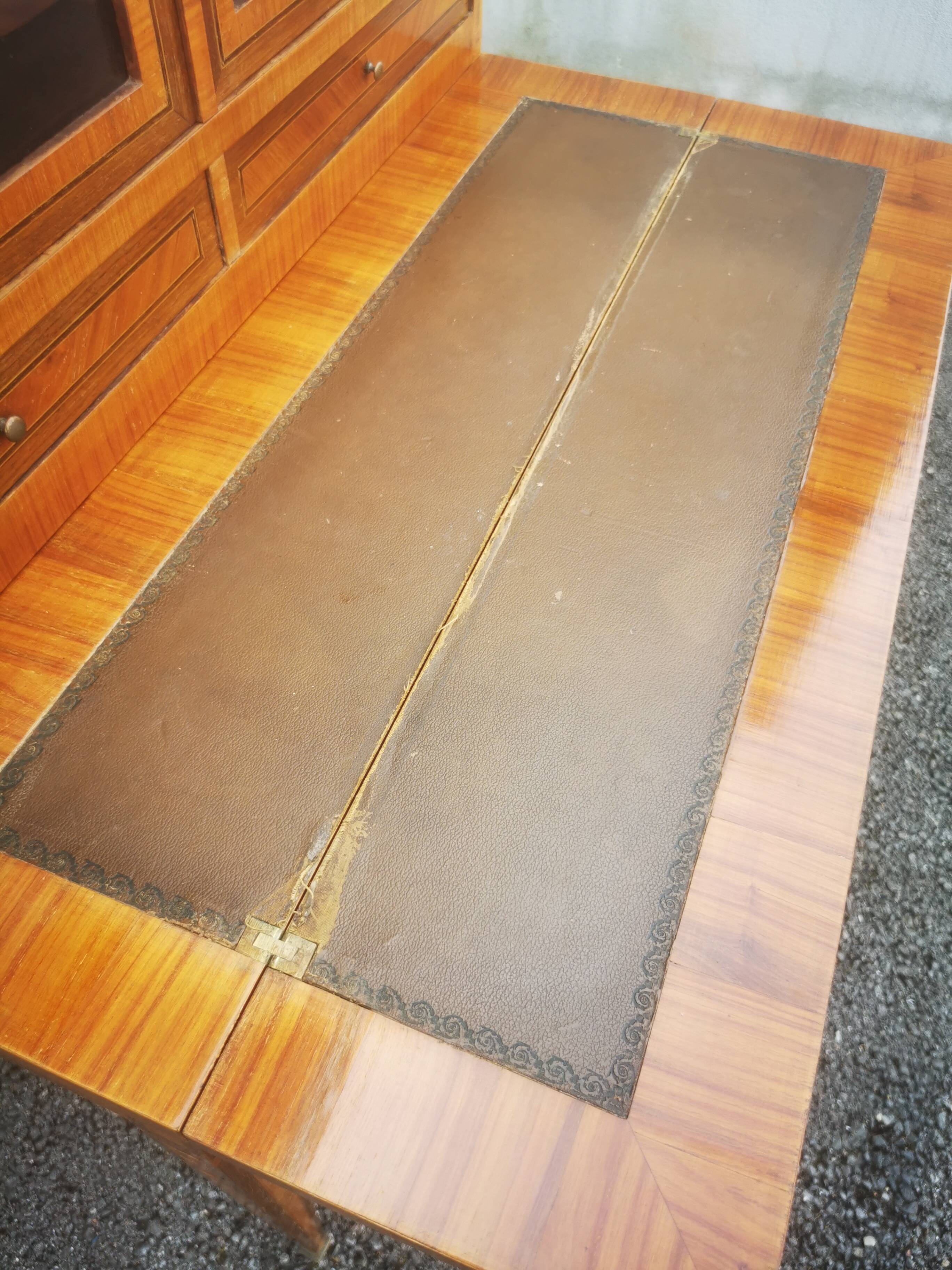 Louis XVI style happiness of the day desk