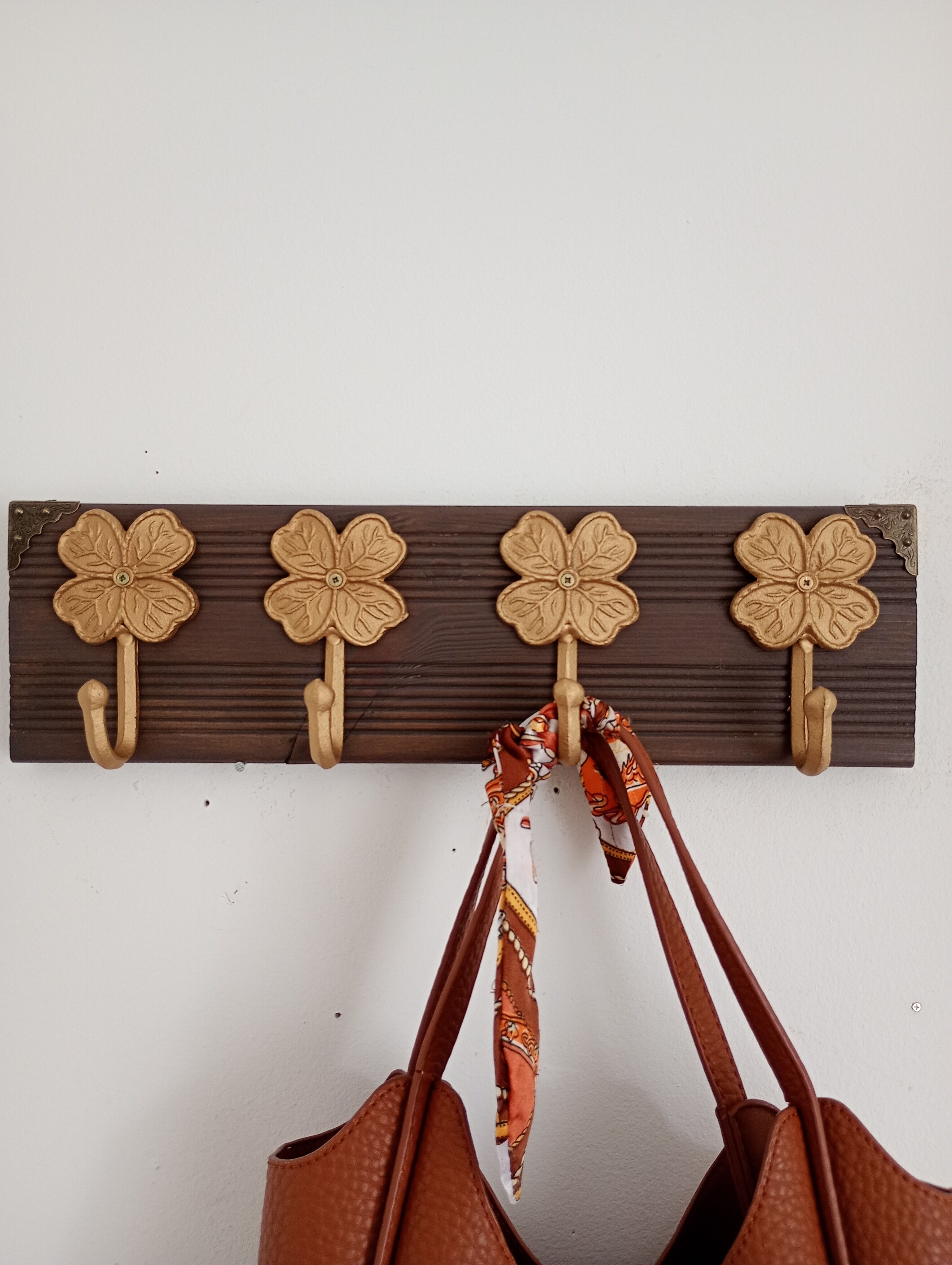 Vintage-style wall coat rack – 4 golden cast iron hooks – 40 cm