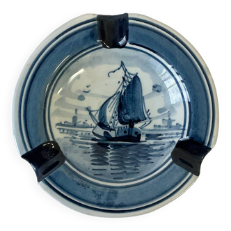 Vintage ashtray Delft Holland 417 Pyramid – blue earthenware with boat decoration