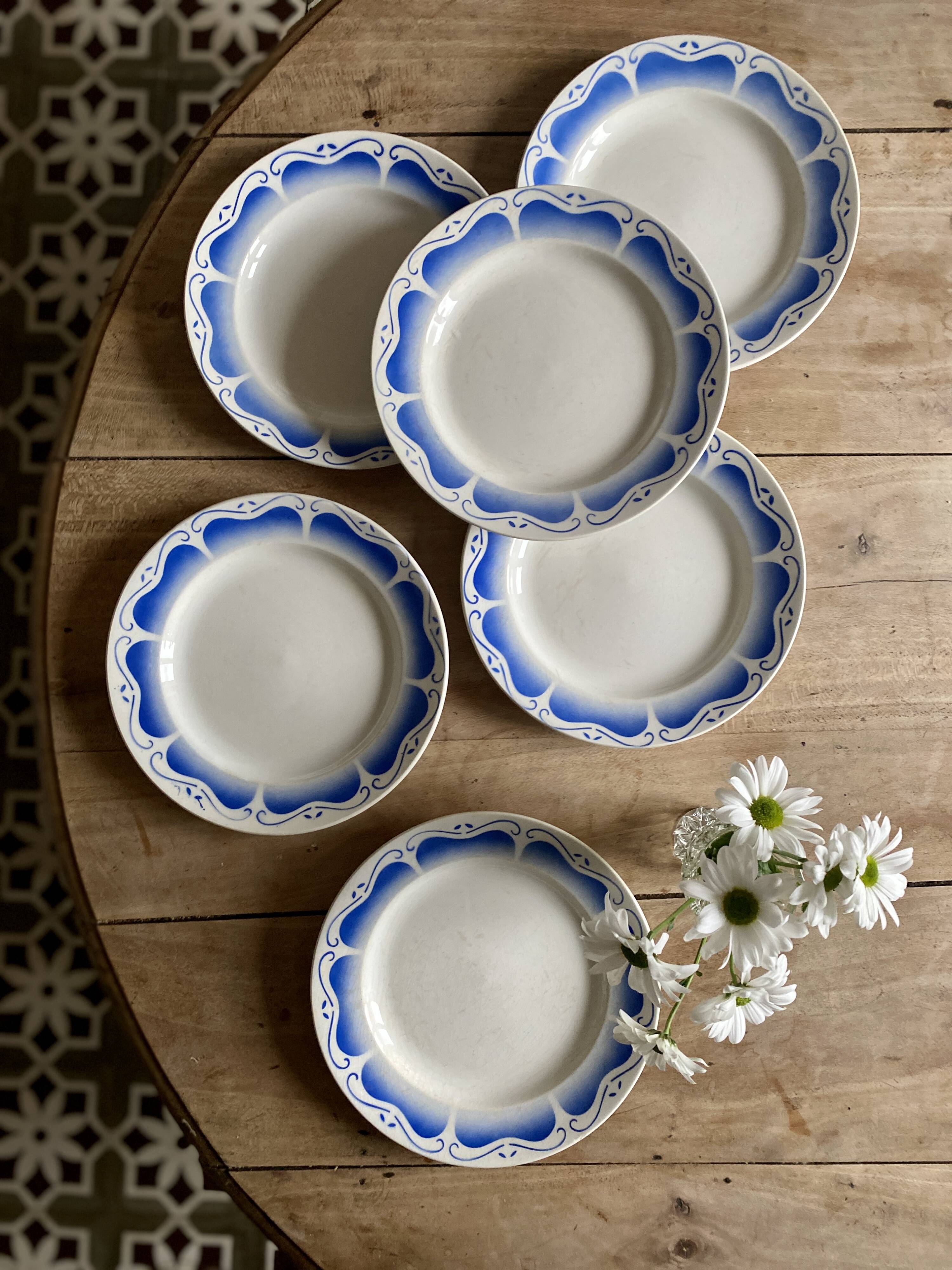 Set of 6 vintage flat plates