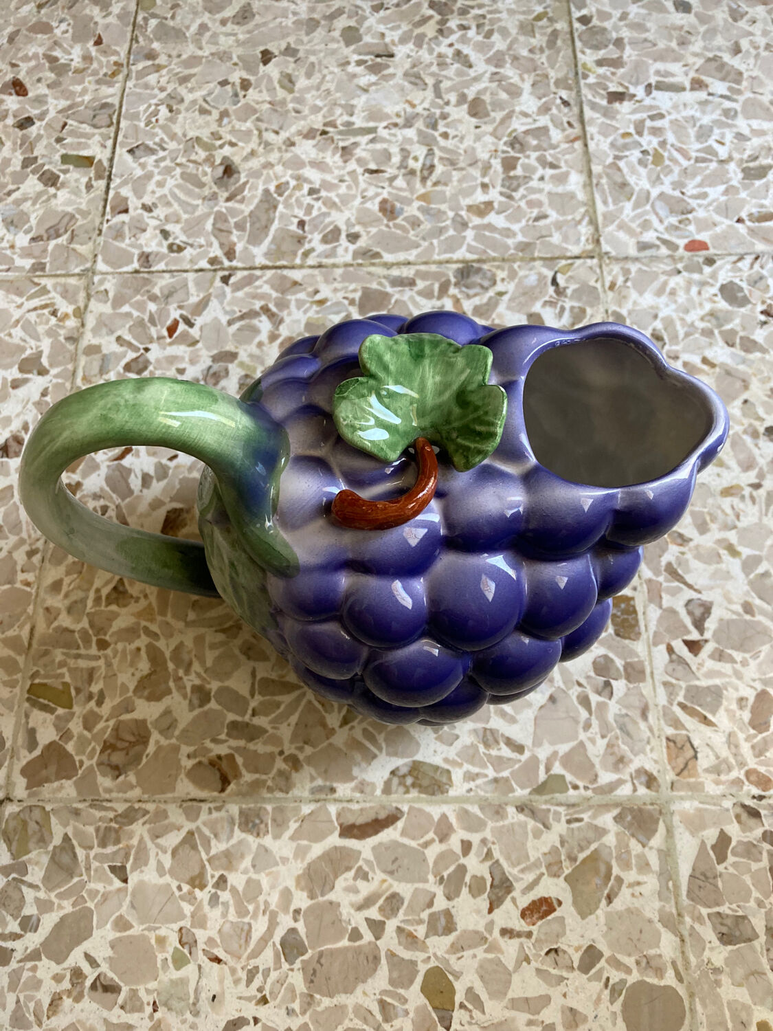 Slurry pitcher fruit grape