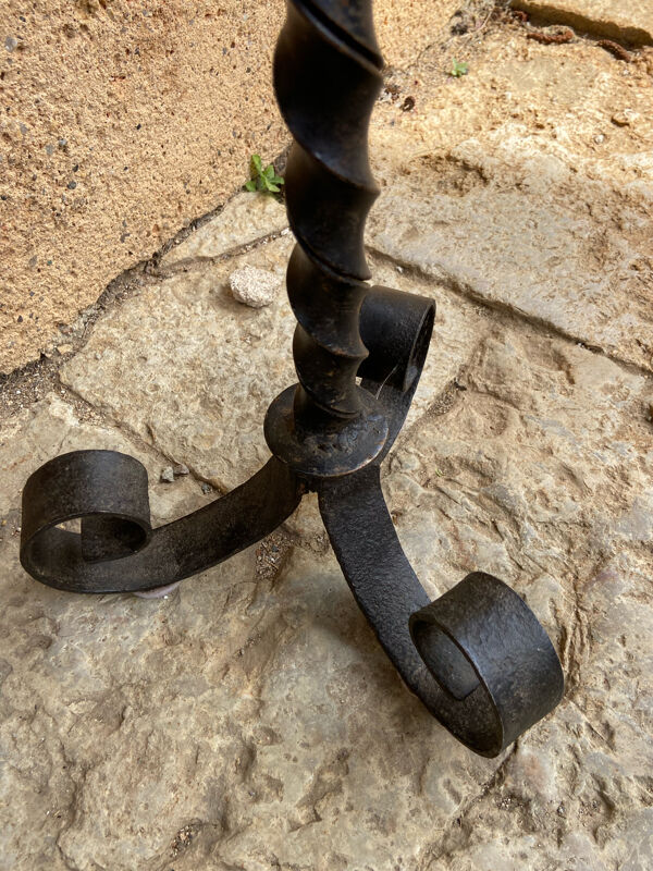 Bougeoir ancien en fer forgé