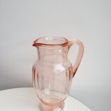 Pichet en verre rose