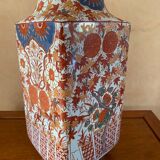 Vase style Imari