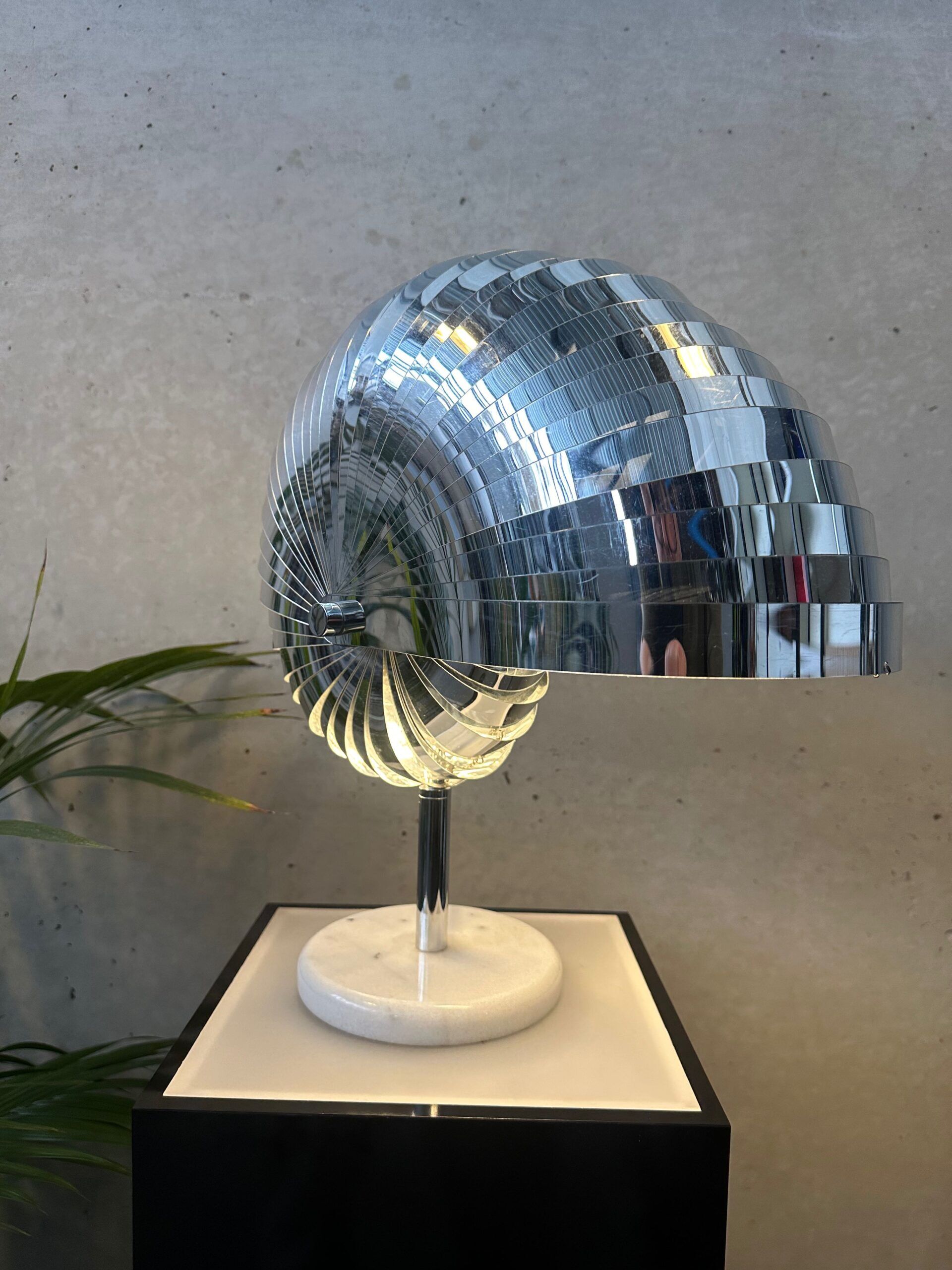 Nautilus table lamp – KARE design