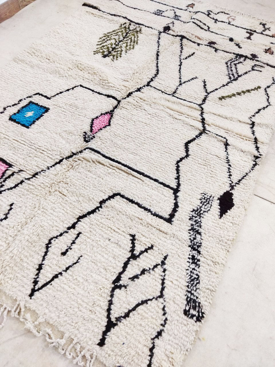 Moroccan Berber Carpet 244x164cm