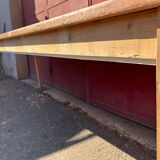 Spindle leg truss table