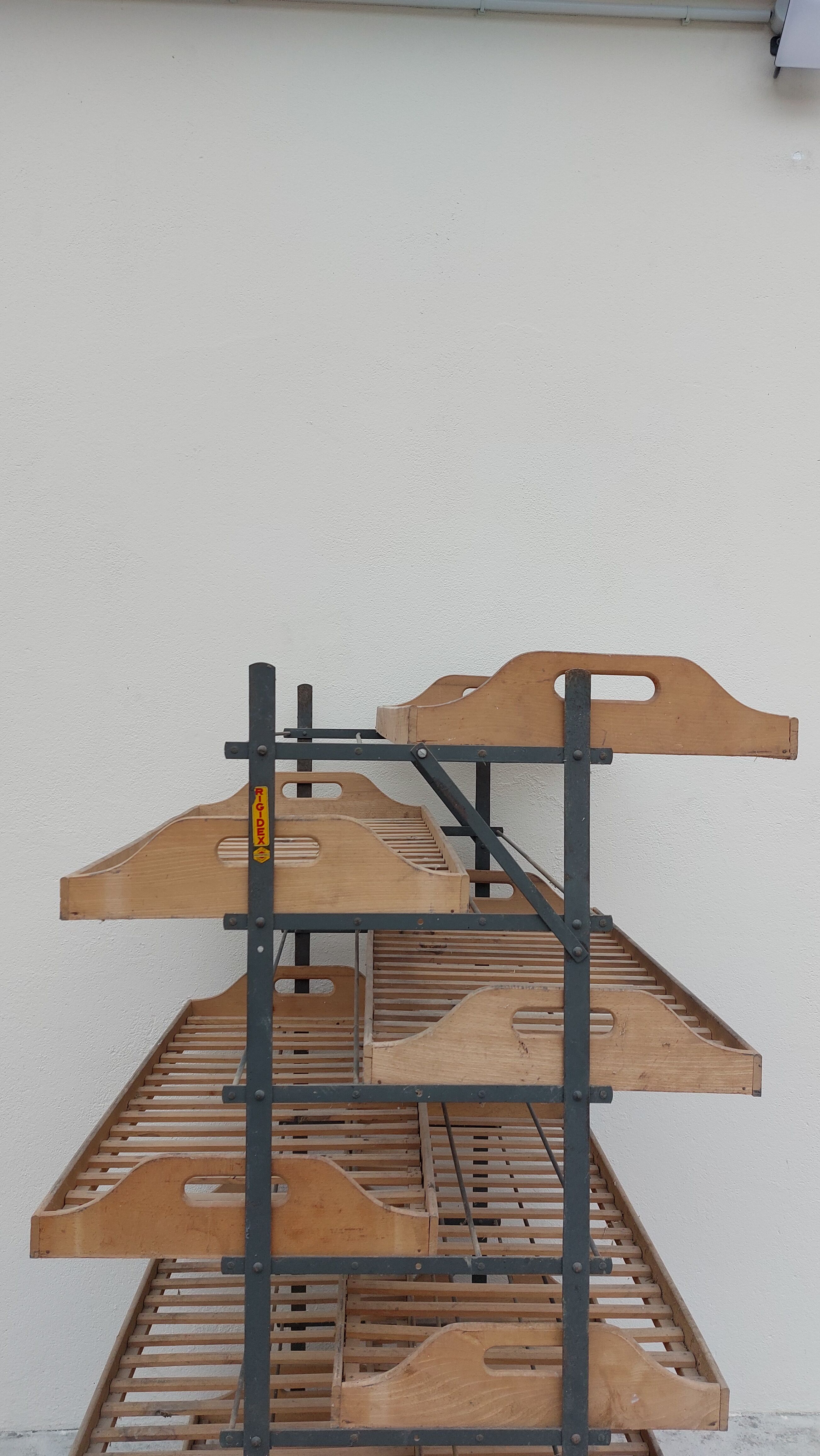 Furniture store shelf rigid shelf 1950