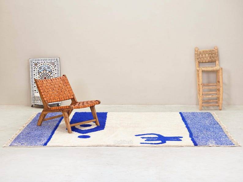 Traditional handmade Moroccan Berber rug size 150 x 250 cm