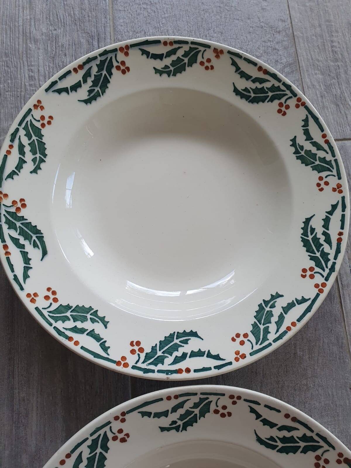 Lunéville holly soup plates