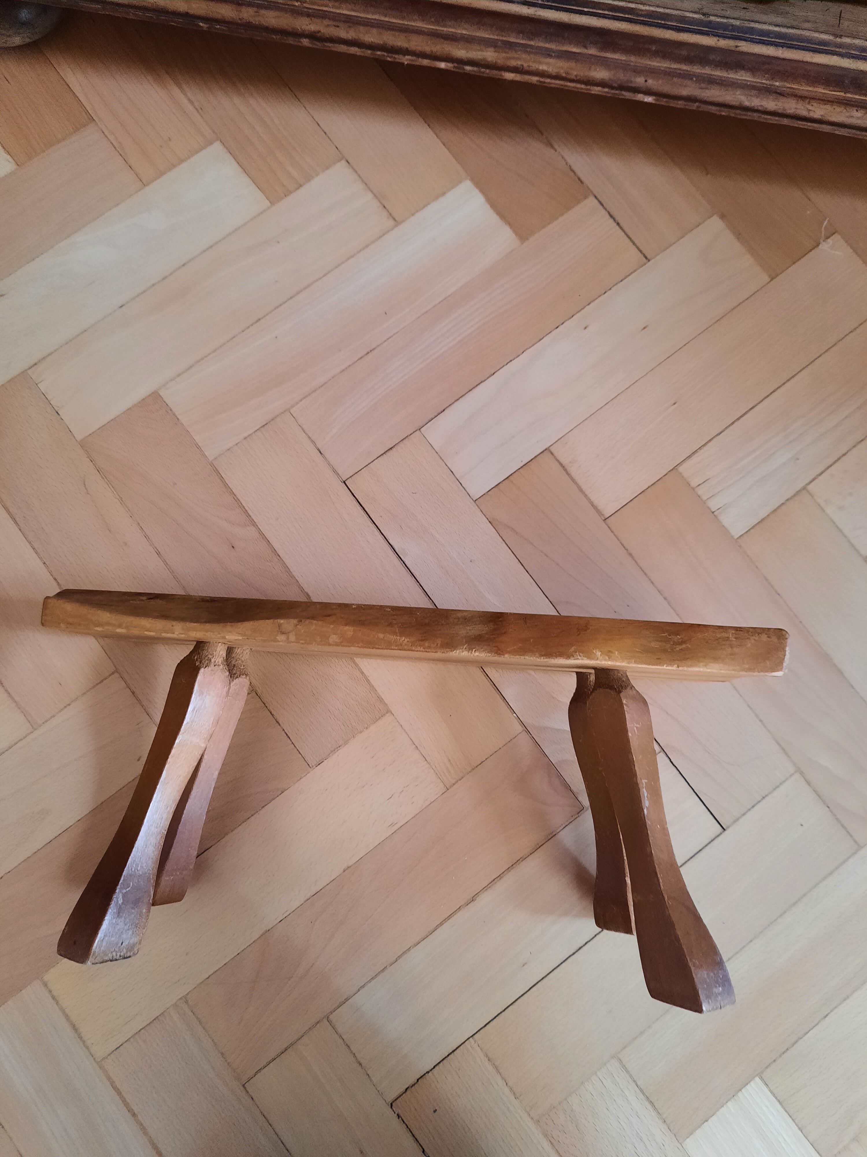 Raw wood stool