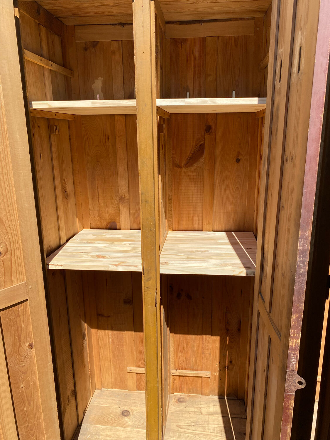 Paire de vestiaire d’usine bois