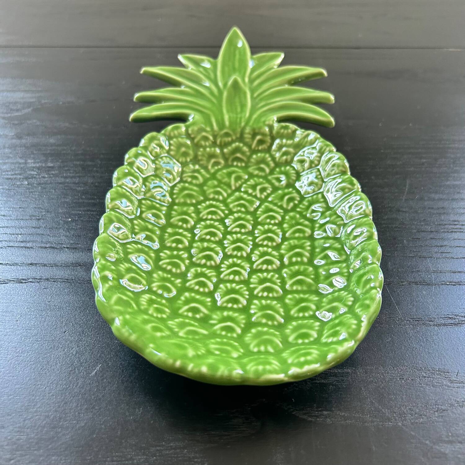 Green pineapple pocket emptier