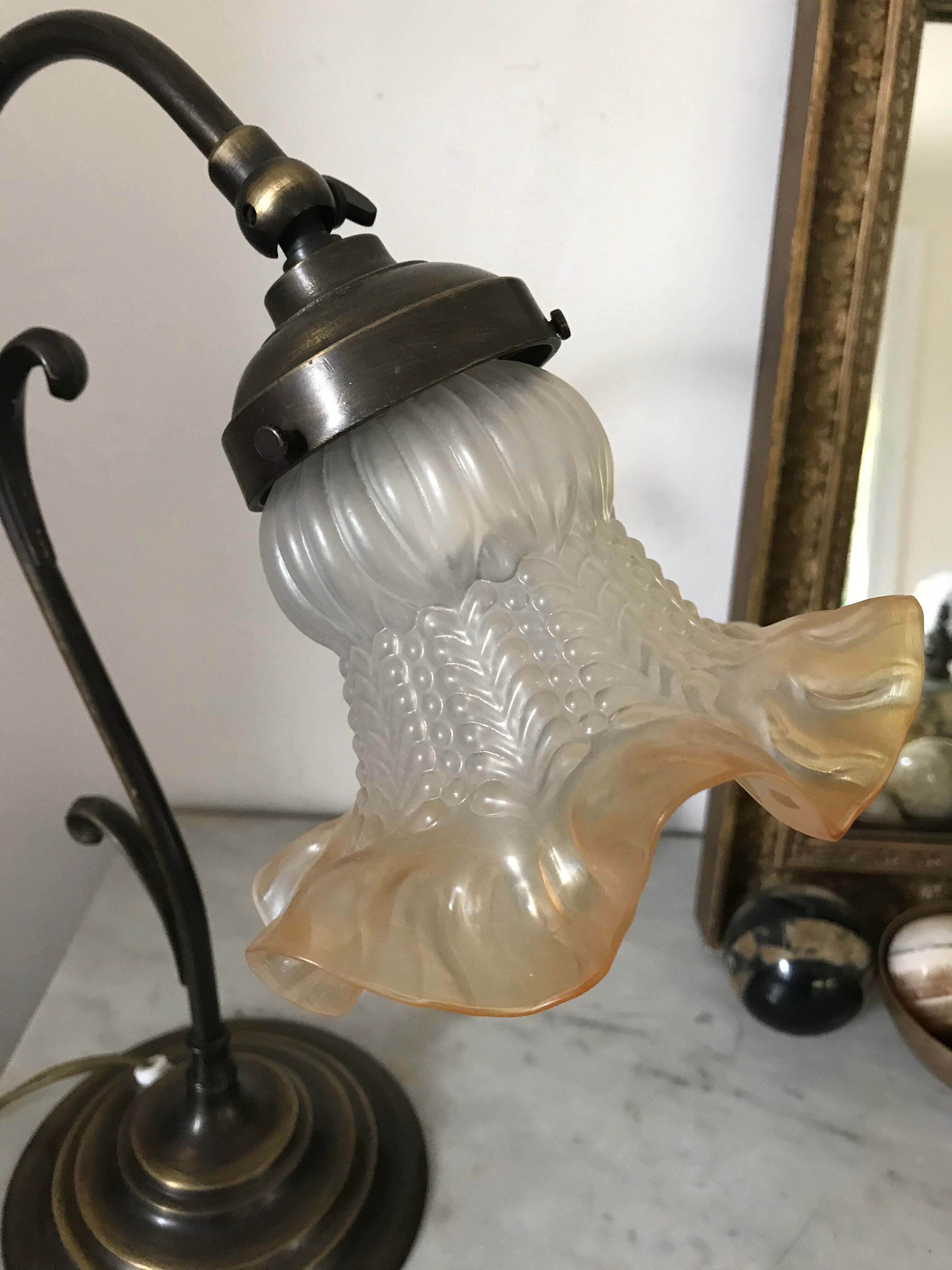 Art nouveau style tulip lamp