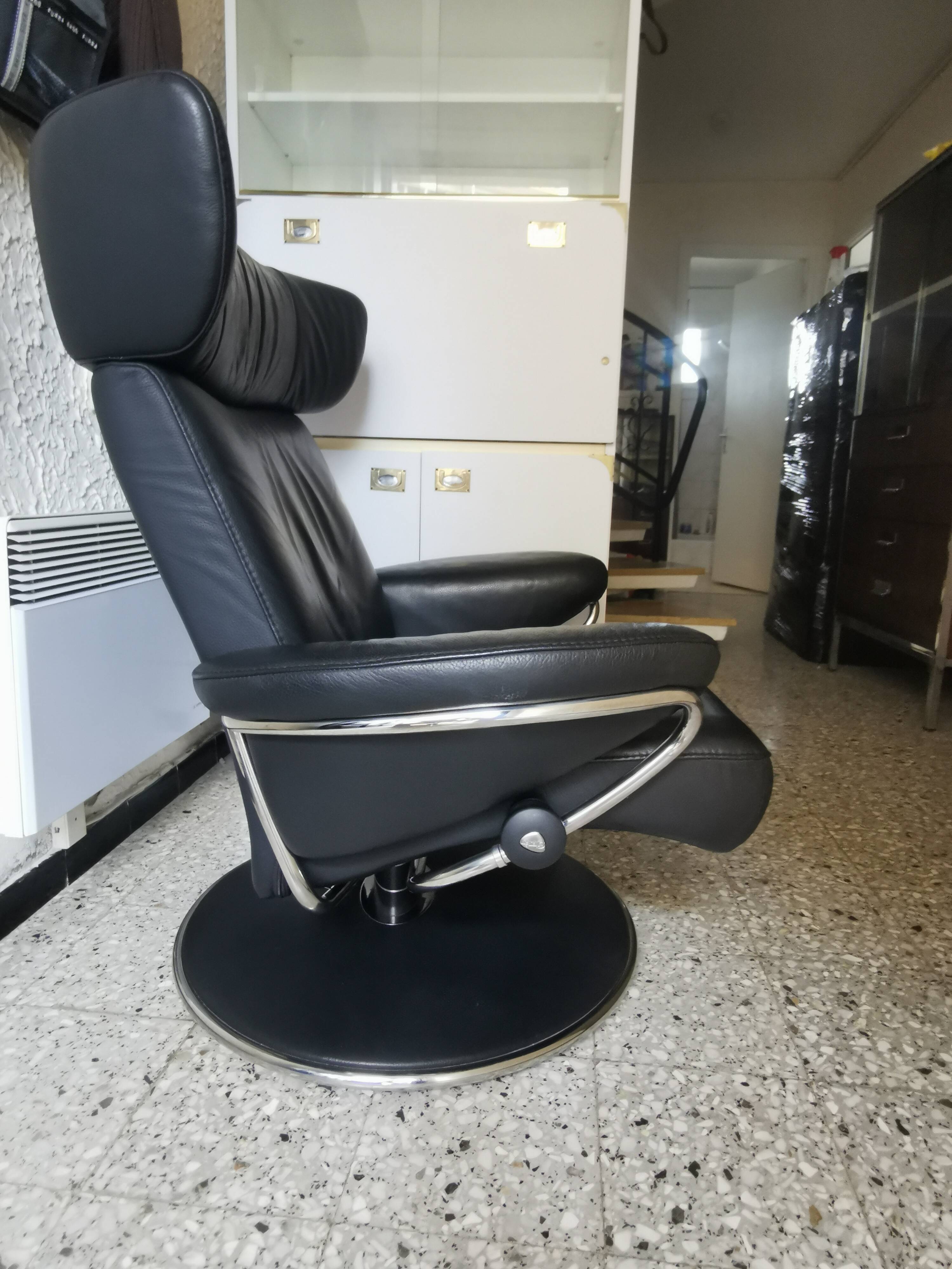 Stressless chair ekorness jazz grained leather and his foot rests