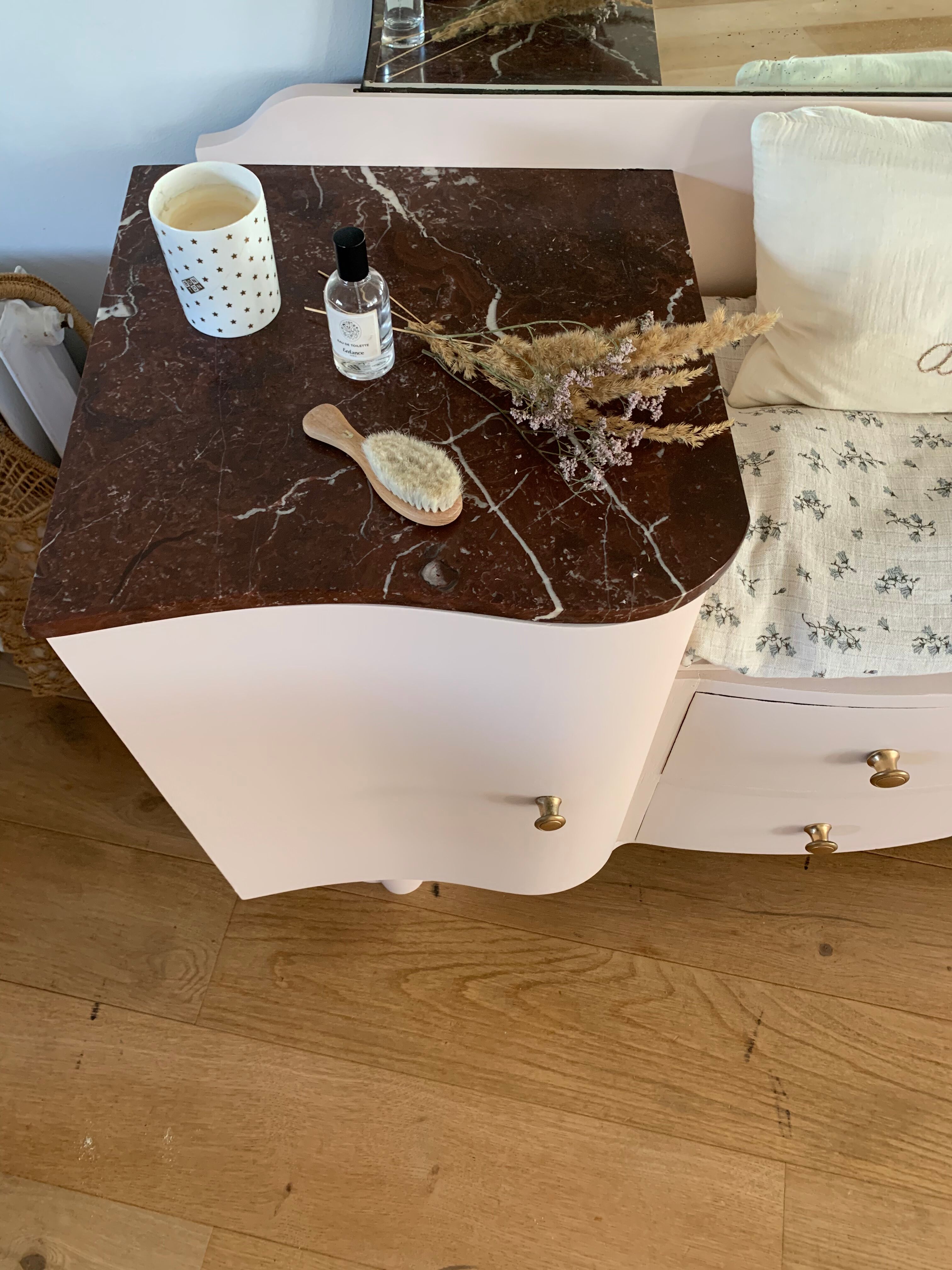 Commode coiffeuse rose