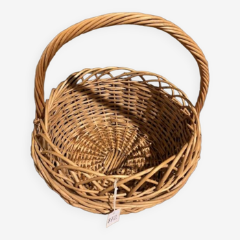 Wicker egg basket