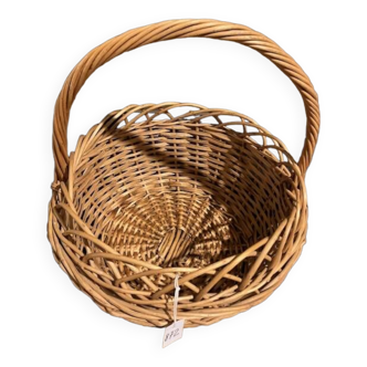 Wicker egg basket