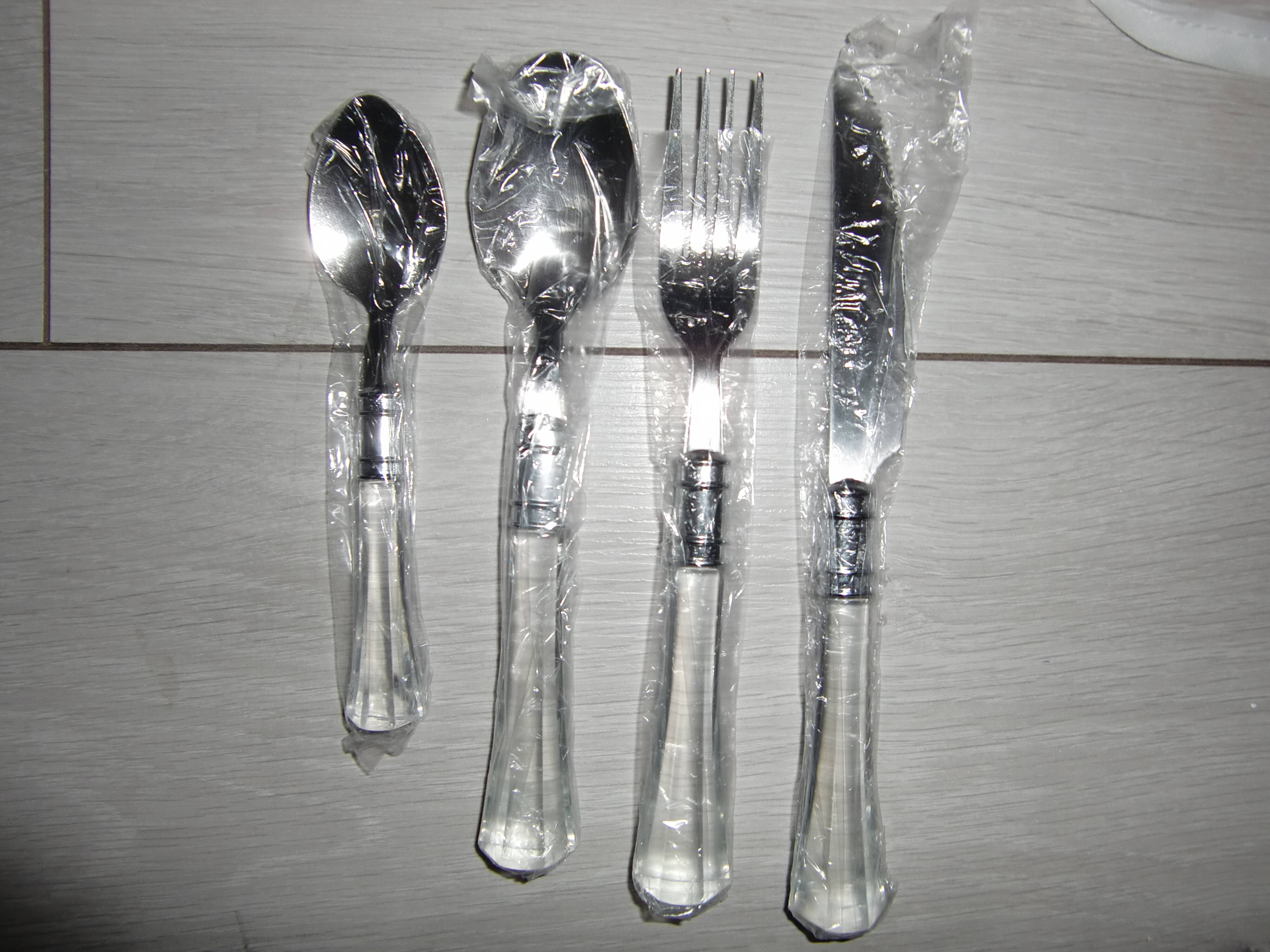 24-piece cutlery set (protective case and fabric storage)