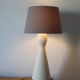 Lampe à poser en céramique blanche - manufacture de Lunéville
