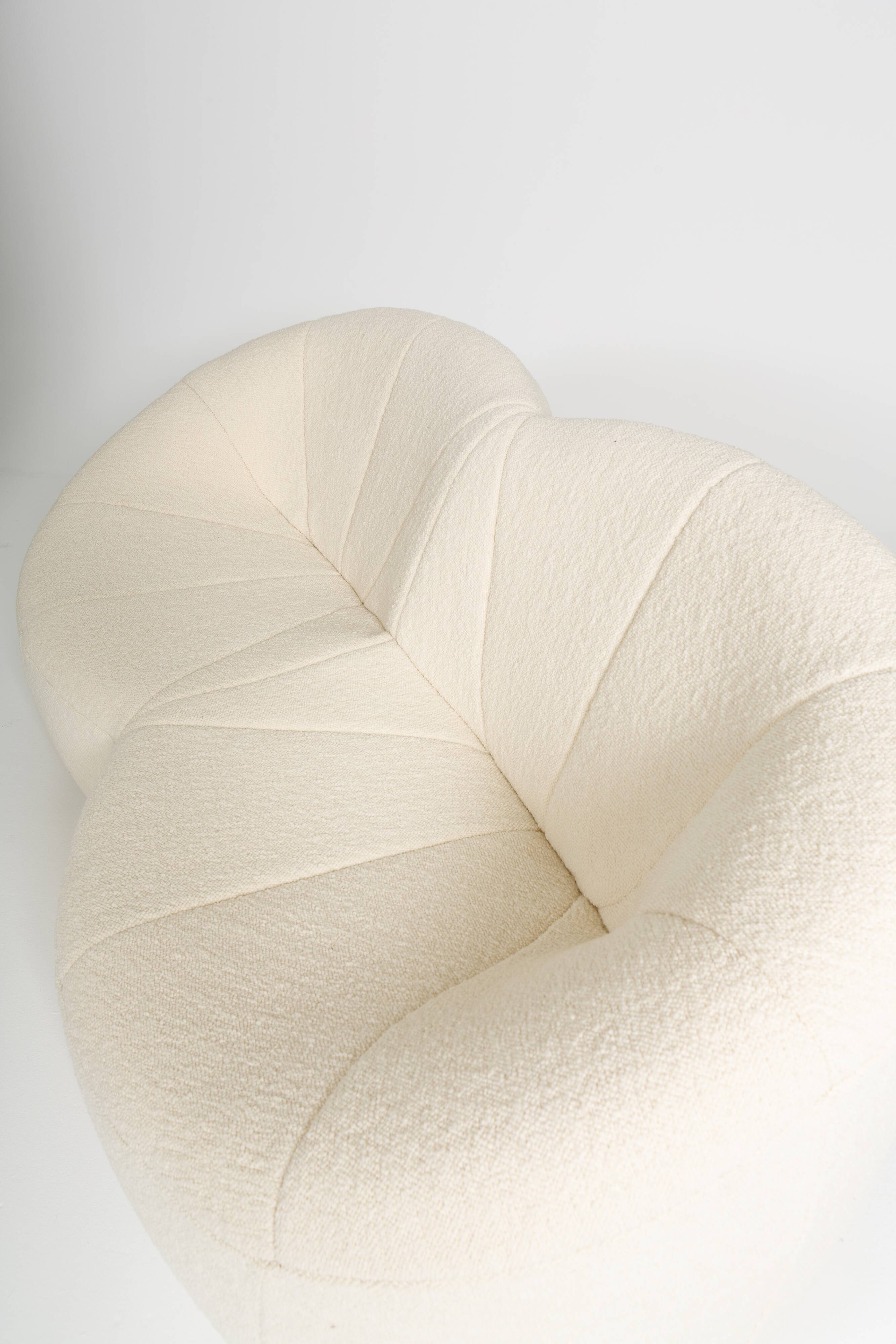 Pumpkin sofa by Pierre Paulin