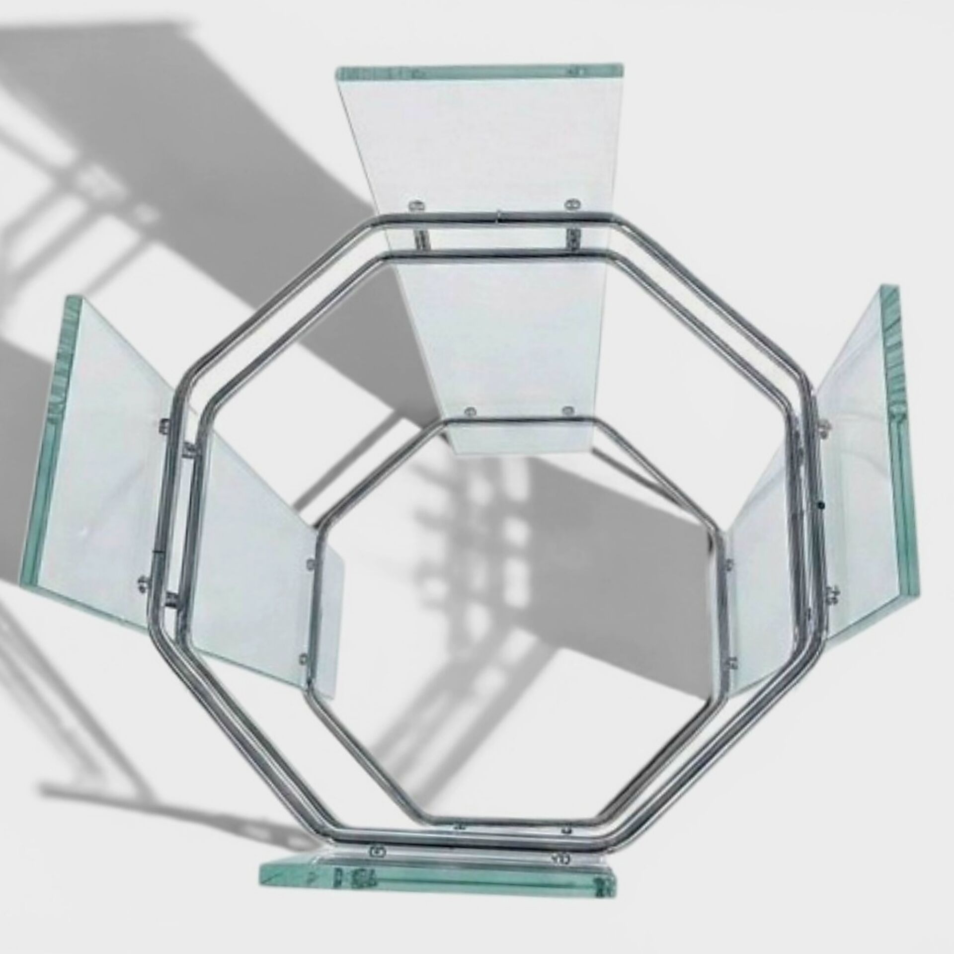 Table de repas octogonale en verre et métal chromé – Circa 1970