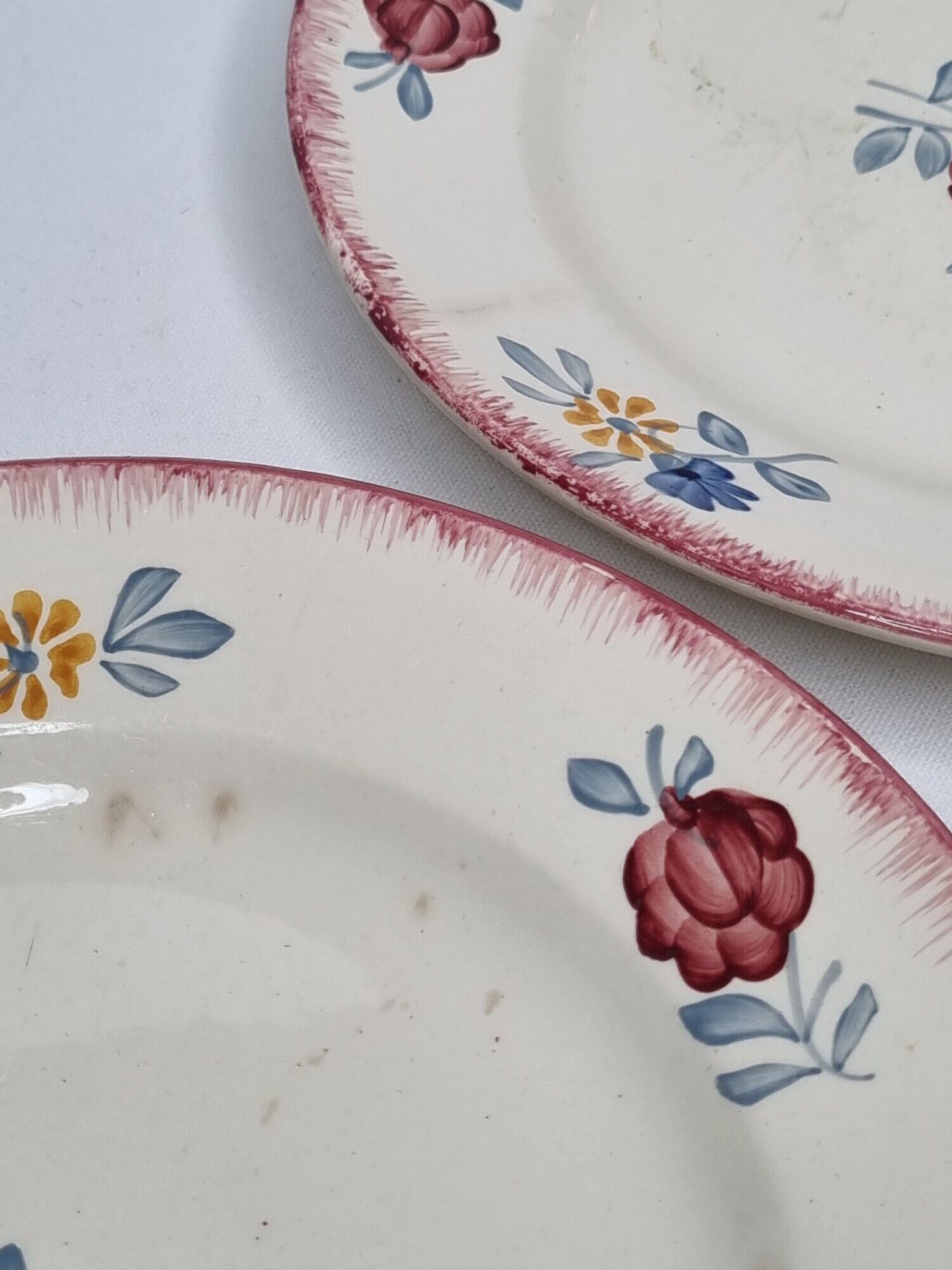 Set of four dessert plates decorated with flower, Maryvonne, 21 cm