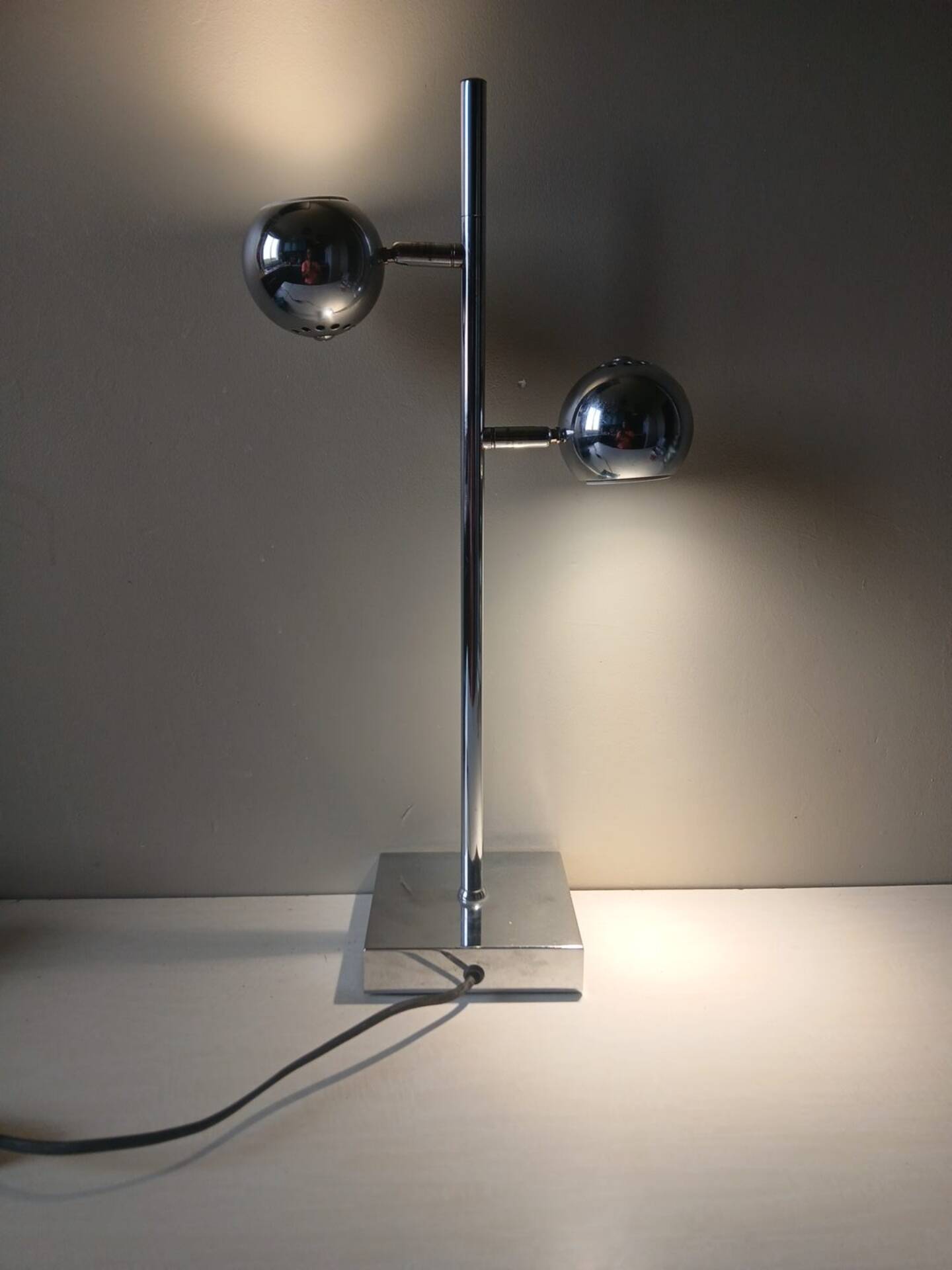 Lampe Space Age vintage Seylumière modèle Hary à 2 spots orientables chromés