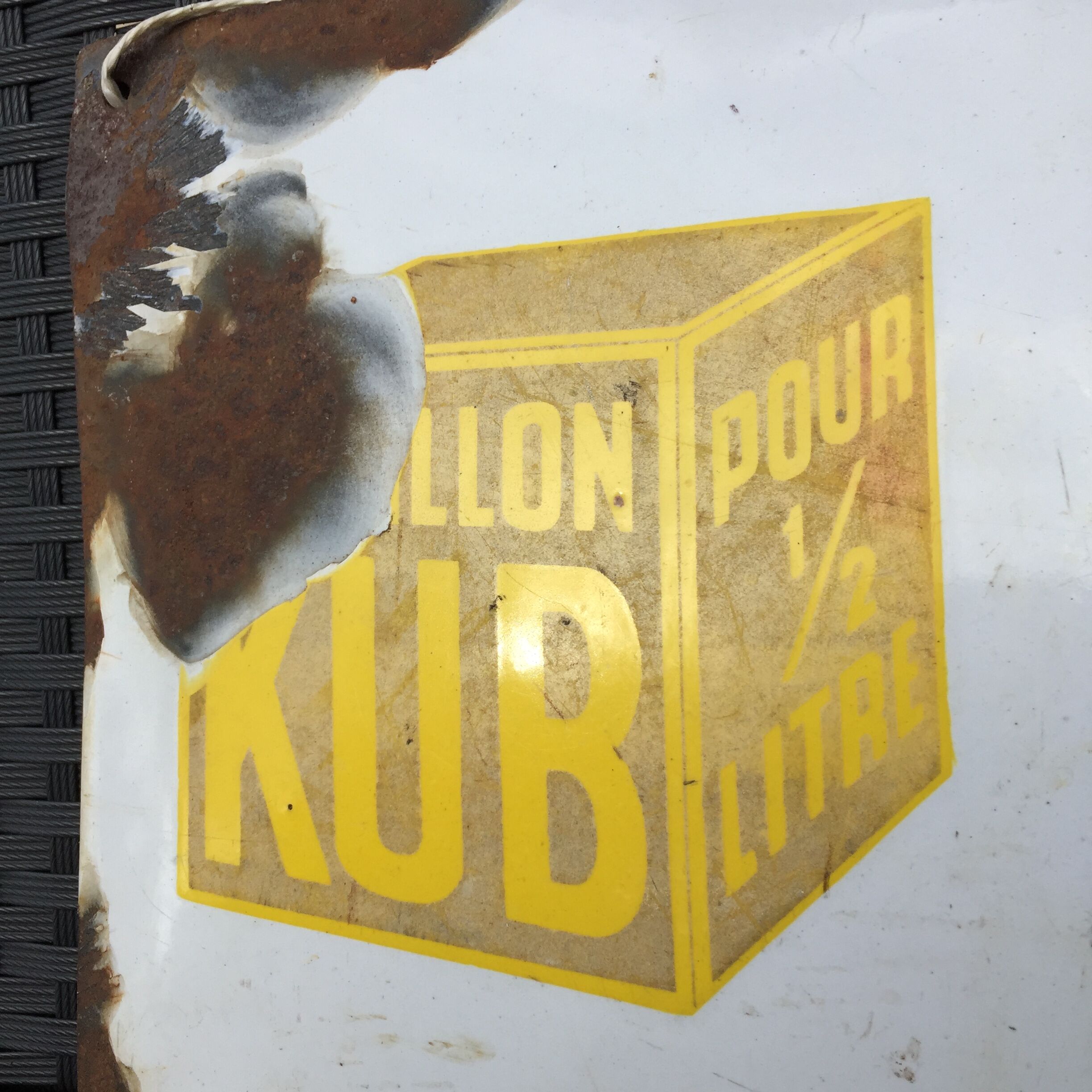 Enamelled plate broth kub signed ed. John paris