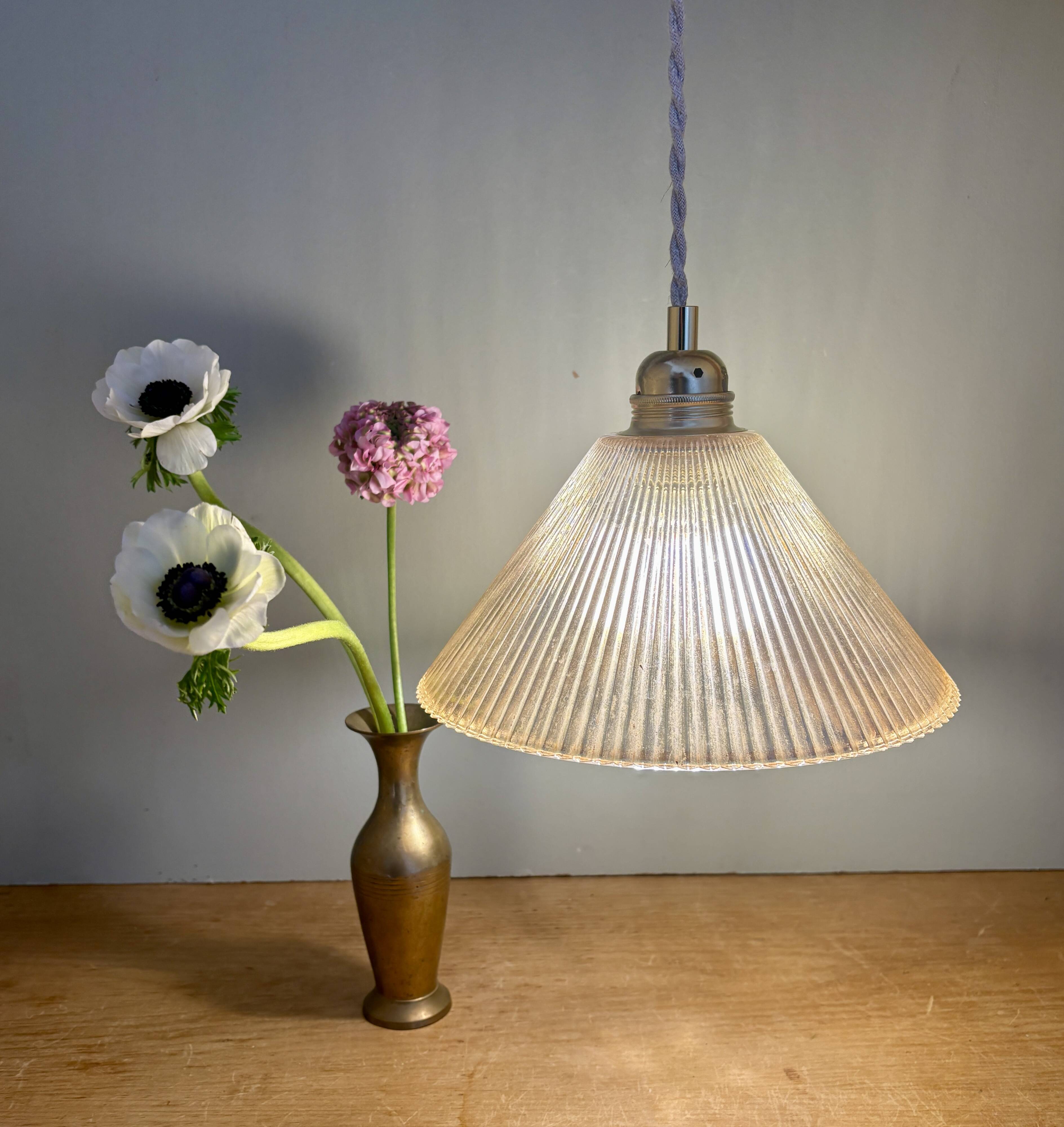 Amber glass lampshade pendant light