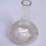 Petit vase ancien verre ou cristal scène oiseaux fougères signé